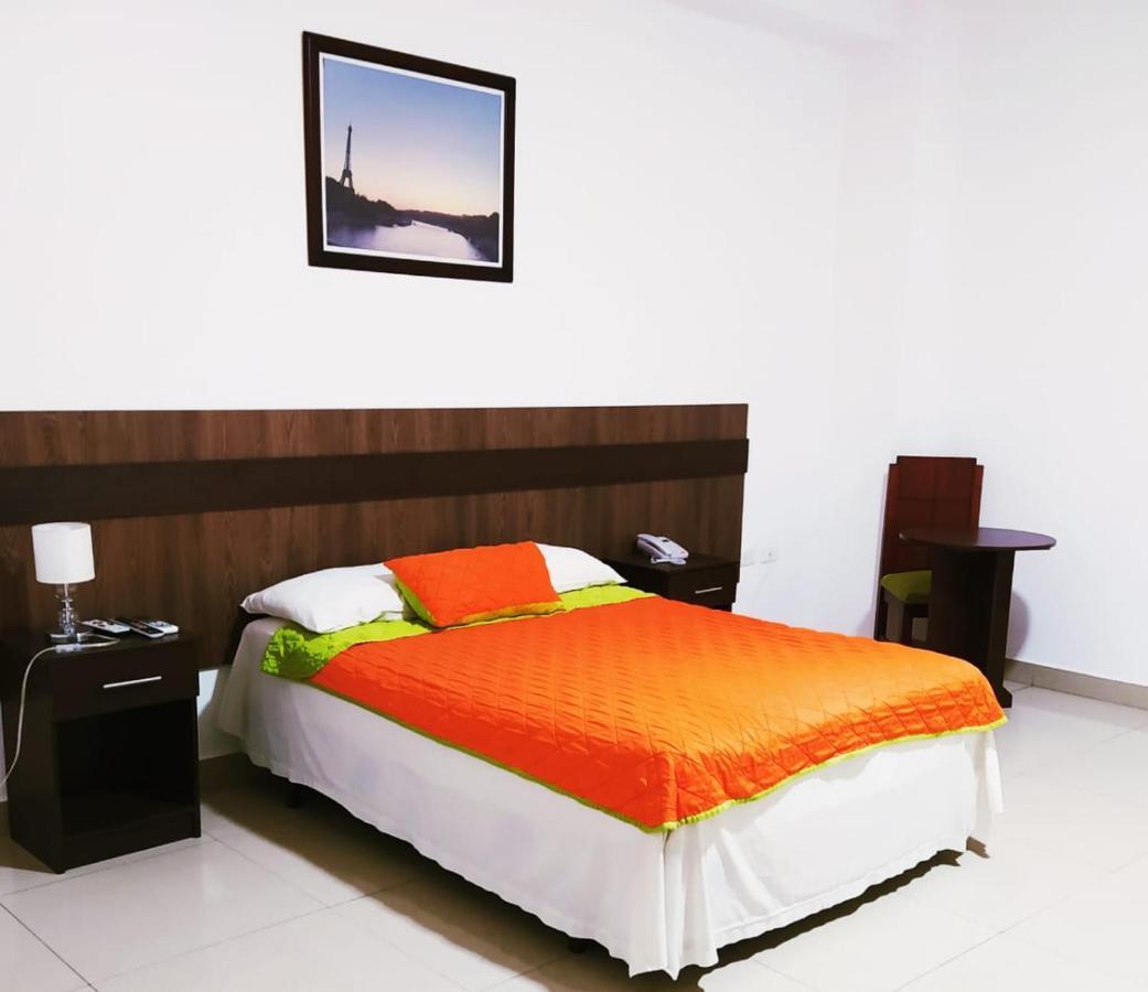 Manta Airport Hotel מראה חיצוני תמונה