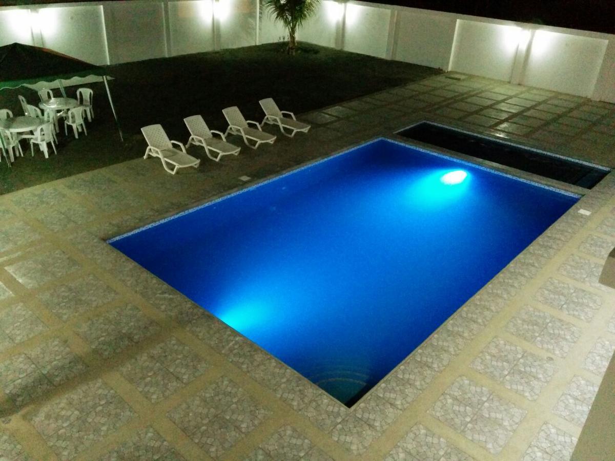 Manta Airport Hotel מראה חיצוני תמונה